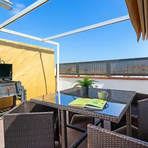 Fridays Flats Bright & Breezy Apartment Barcelona